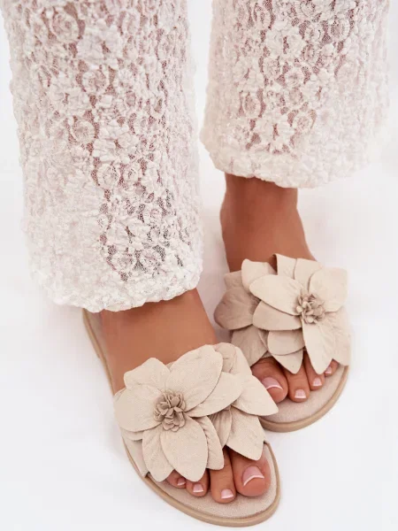 Papuci Boto cu model floral alb