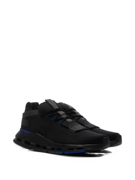 Sneakers On μαύρο