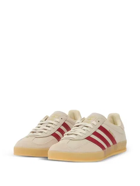 Dlouhé běžecké boty Adidas Terrex s krátkými rukávy s výstřihem do v černé