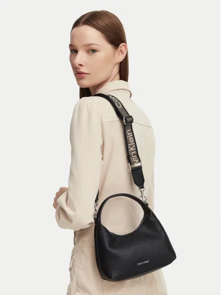 Torbica Calvin Klein crna