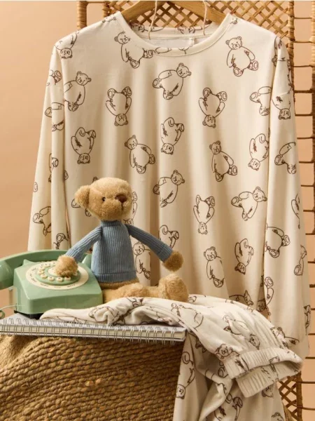 Двохчастинна велюрова піжама кремовий