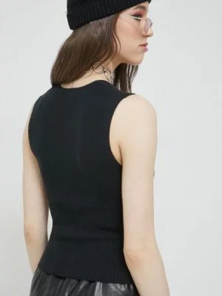 Top Abercrombie & Fitch černý