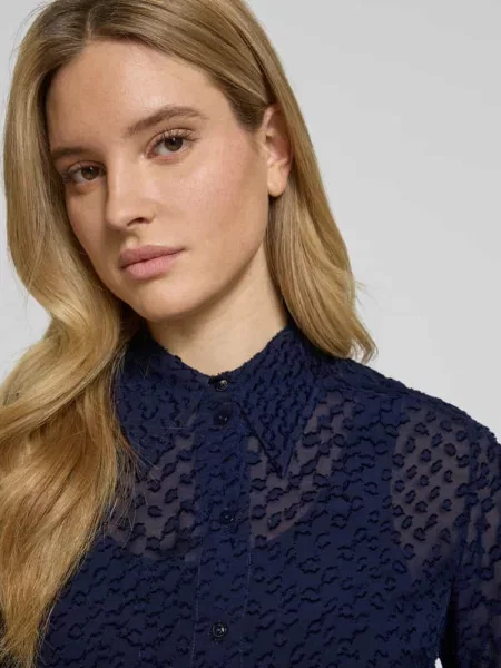 Bluzka koszulowa o kroju slim fit z kołnierzykiem Lala Berlin granatowa