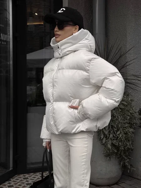 Пуховик Jadone Fashion белый