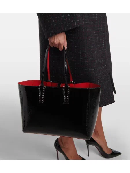 Kožená lakovaná kožená taška Christian Louboutin čierna