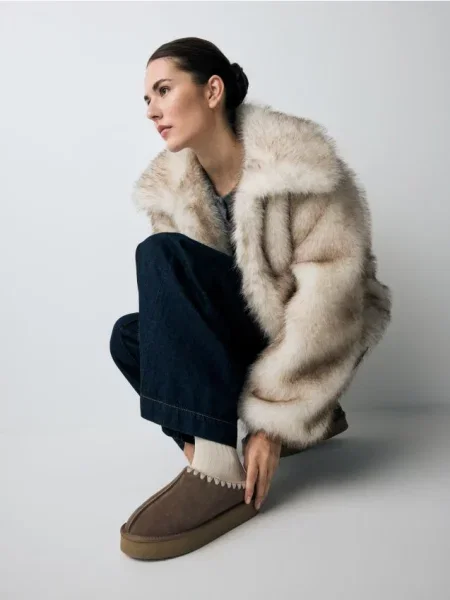 Замшевые сабо Reserved на платформе коричневые