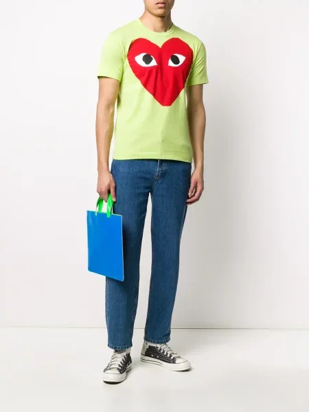 Raštuotas marškinėliai Comme Des Garçons Play apvaliu kaklu su širdelėmis žalia