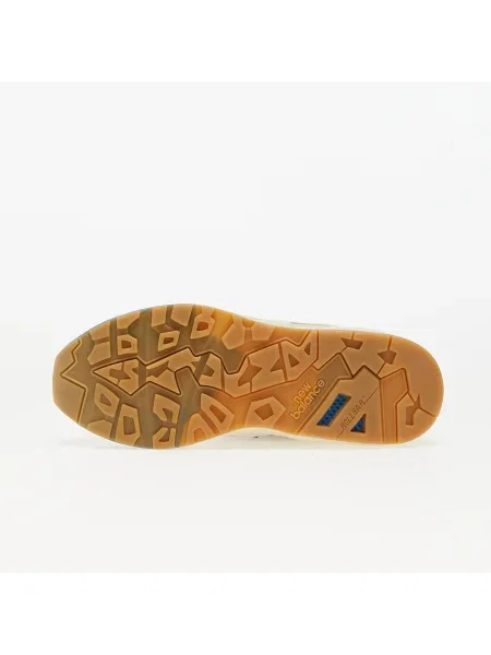 Маратонки New Balance бежово