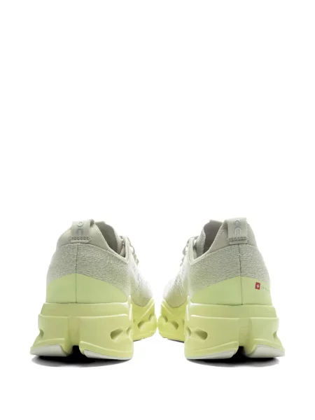 Sneakerși On cu autograf