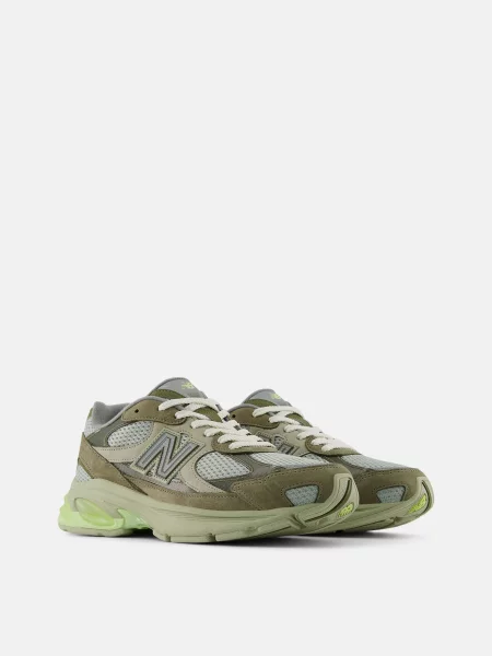 Замшевые повседневные кроссовки New Balance зеленые