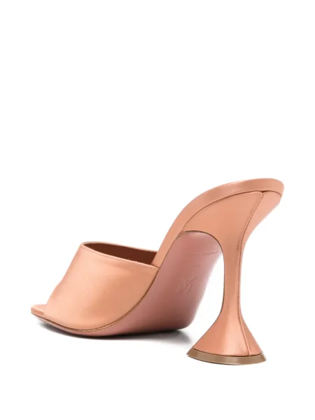 Bačkory Amina Muaddi s hranatými špičkami