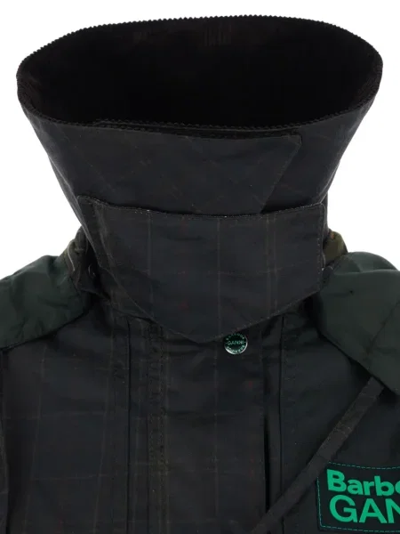 Palton duffle Barbour în carouri maro