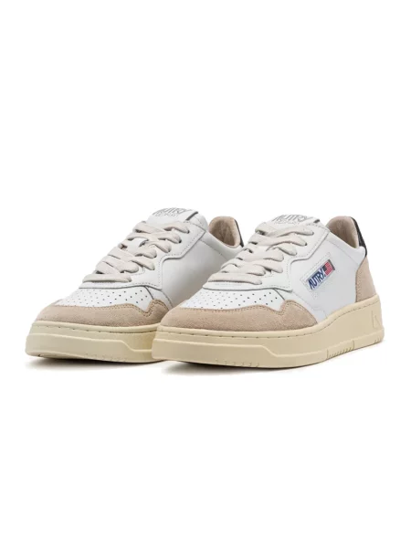 Sneakersy Autry zamszowe białe