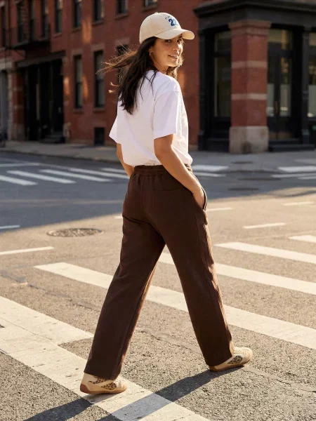 Вільні спортивні штани коричневий