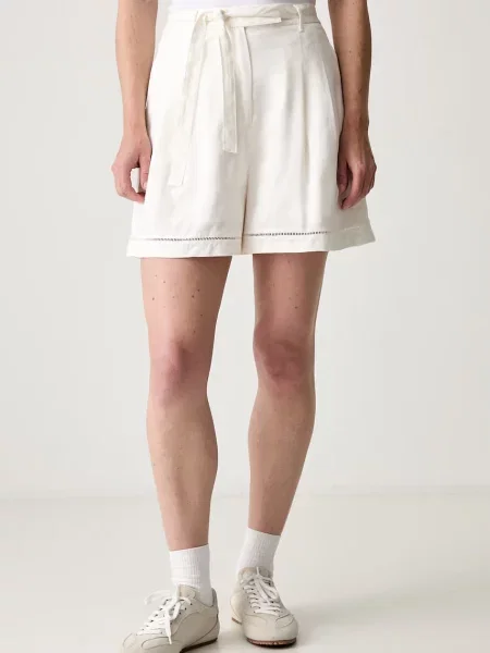 Lacoste pantaloni scurți cu lyocell pentru femei