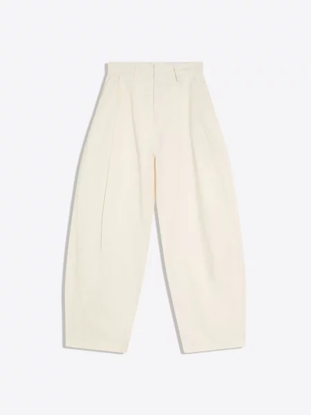 Bershka Élére vasalt nadrágok természetes fehér