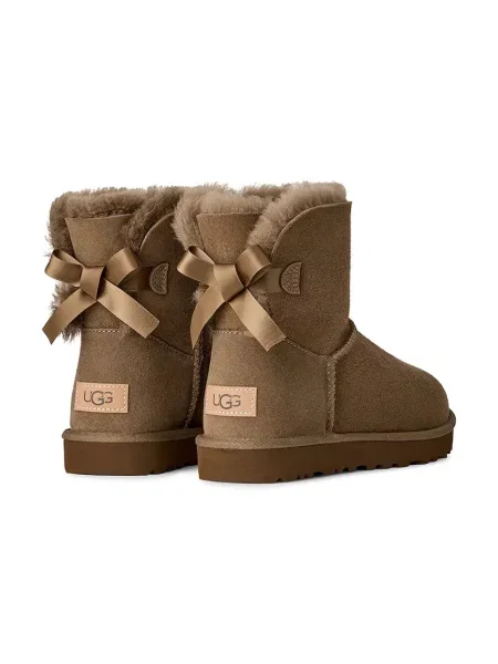 Замшевые сапоги Ugg с бантом