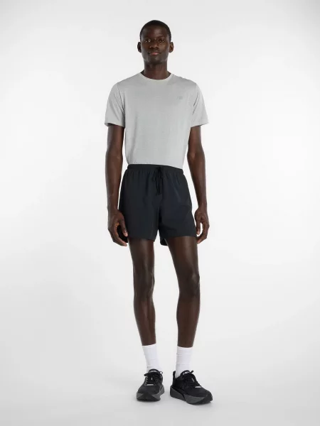 Спортивные шорты New Balance черные
