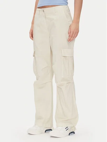 Tommy Jeans Medžiaginės kelnės Tjw Cargo Relaxed Straight smėlio