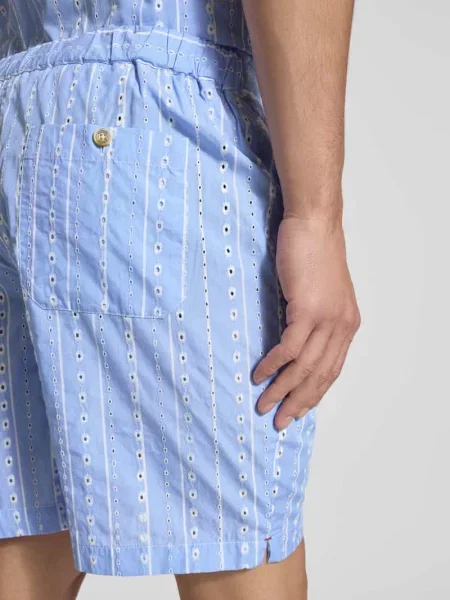Szorty o kroju regular fit z haftem angielskim Scotch & Soda