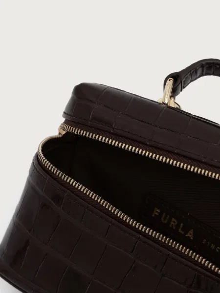 Кожаная косметичка Furla
