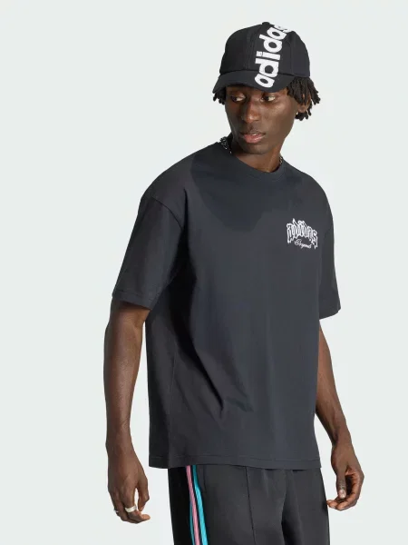 Футболка adidas Graphics чорний