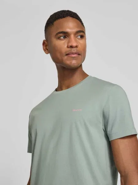 T-shirt z detalem z logo Gant