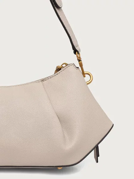 Кожаная сумка Guess