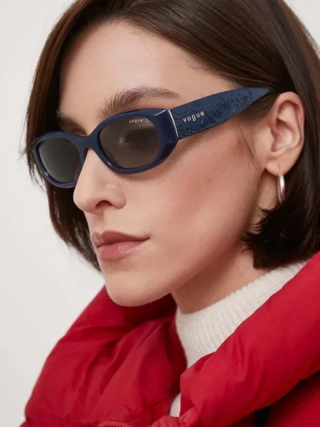 Слънчеви очила VOGUE сиво