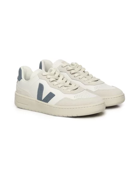 Sneakersy Veja zamszowe z okrągłym noskiem wiązane białe