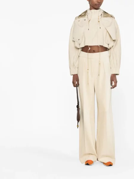 Kelnės Jacquemus įsiliepsnojo