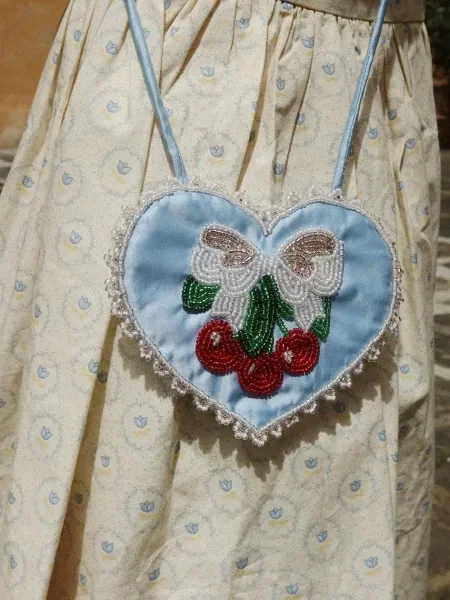 Konges Sløjd сумка крос-боді дитяча BEADED HEART MINI PURSE