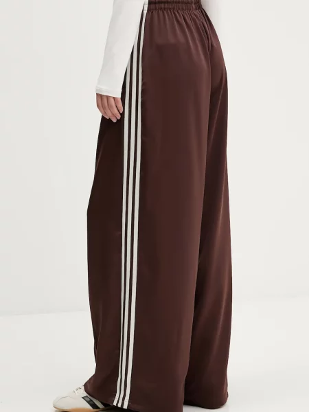 Спортивні штани adidas Originals Satin Tp Wl з аплікацією коричневий