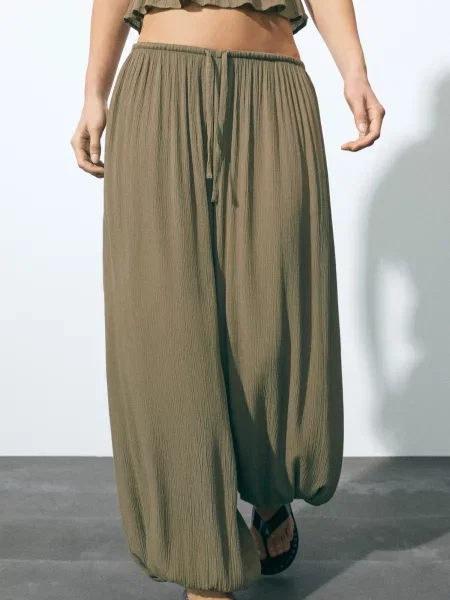 Pull&Bear Pantaloni largi oliv