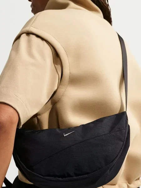 Nike Sportswear чанта crossbody Aura 4L черно