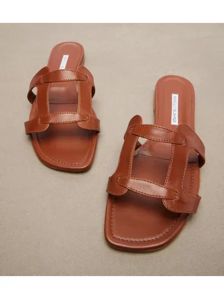 Sandale Manolo Blahnik din piele maro