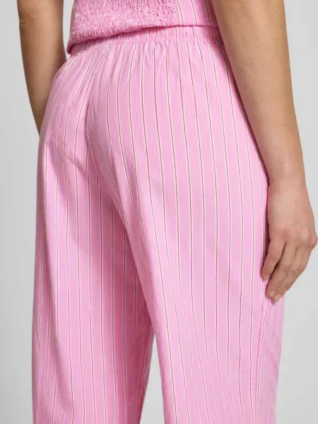 Krój wide fit spodnie od piżamy z elastycznym pasem model Poplin' Gina Tricot