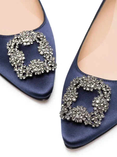 Czółenka Manolo Blahnik na sprzączkę niebieska