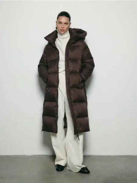 Reserved Пухова куртка з каптуром темно коричневий