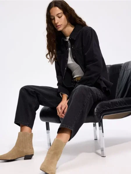 Reserved Botine cu brun-auriu