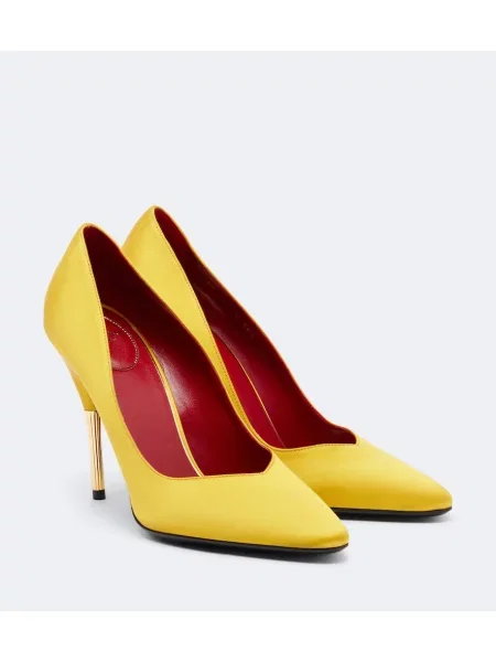 Pantofi cu toc Valentino Garavani din satin galben