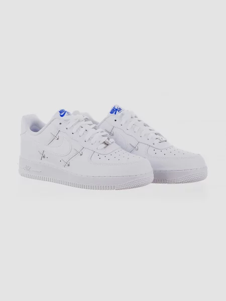 Кожаные повседневные кроссовки Nike Air Force 1 белые