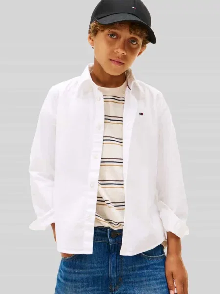 Koszula o kroju regular fit z mieszanki bawełny z wyhaftowanym logo Tommy Hilfiger biała