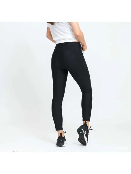 Legginsy Under Armour o krotszym kroju z nadrukiem czarne