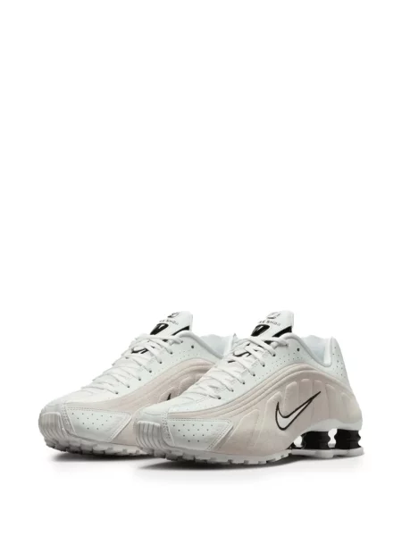 Sneakerși Nike din piele de căprioară roz