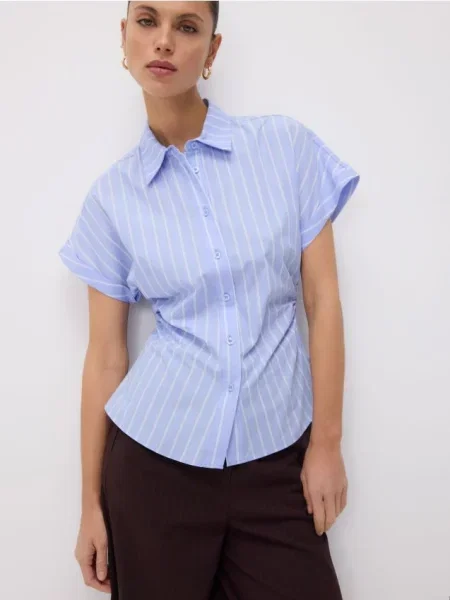 Reserved Cămașă cambrată din multicolor