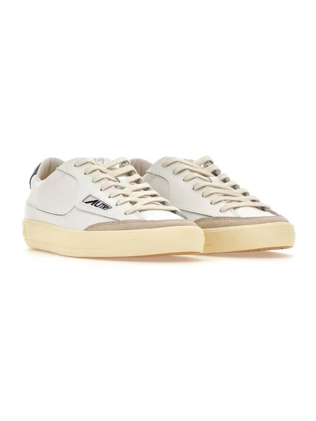 Sneakersy Autry białe