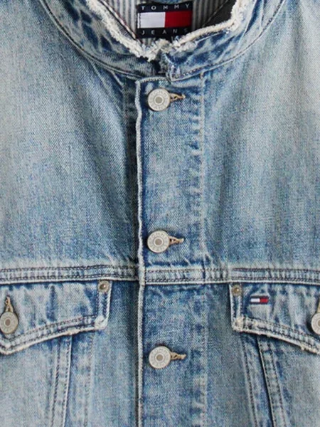 Укорочена джинсова куртка Tommy Jeans блакитна