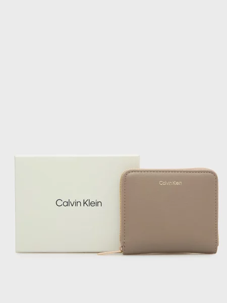 Кошелек Calvin Klein бежевый