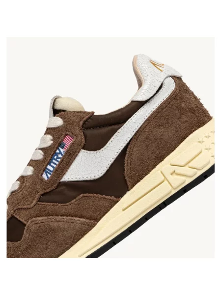 Sneakersy Autry brązowe